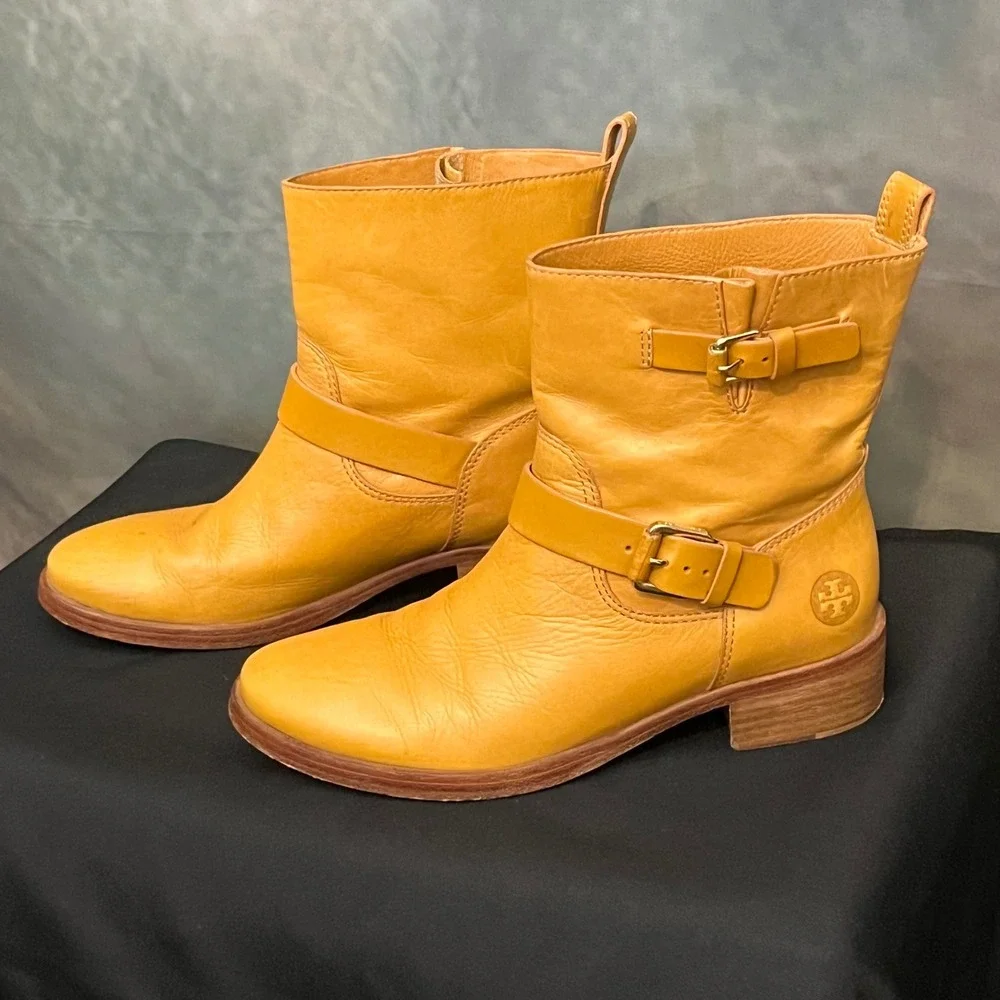 Tory Burch Bennie Moto‎ Leather Boots Ankle Booties Gold Buckle Hardware Size 8M